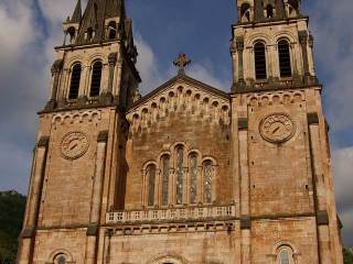 Kostel Covadonga, Asturie