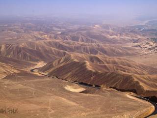Pohled na planinu Nazca a transamerickou silnici