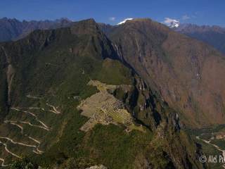 Pohled na Machu Picchu z vrcholu Huyana Picchu (Wayna Picchu)