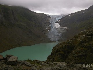 Jezero a mizející ledovec Trift, Bernský kanton