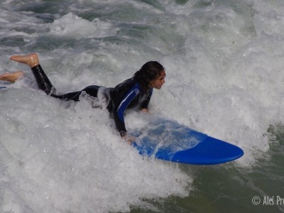 Surfování v zátoce El Sardinero