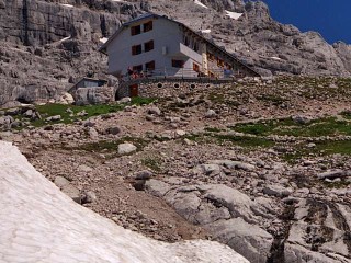 Chata Adamek Hütte pod vrcholem Dachstainu