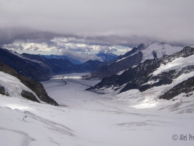 Aletschgletscher (Aletschský ledovec), největší ledovec v Alpách, Švýcarsko