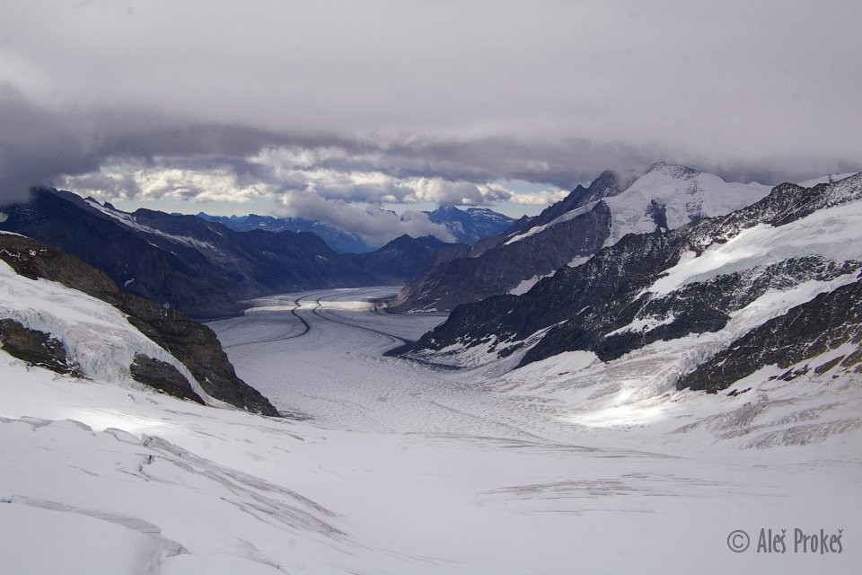 Aletschgletscher (Aletschský ledovec), největší ledovec v Alpách, Švýcarsko