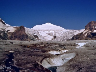 Ledovec Pasterze pod vrcholem Johannisberg (3460m)