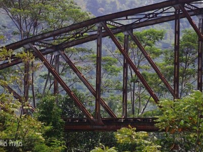 Most na zrušené železnici Ciwidey-Soreang-Bandung