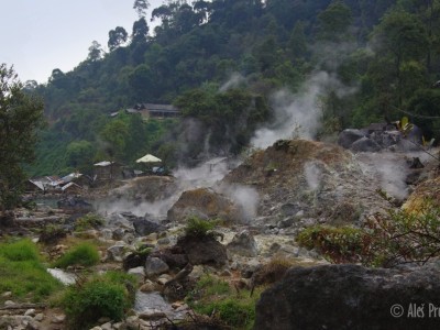 Horké prameny v oblasti Kawah Putih