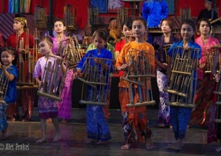 Představení v Saung Angklung, Bandung