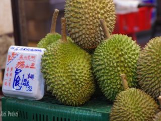 Durian na tržnici v Singapuru Chinatown