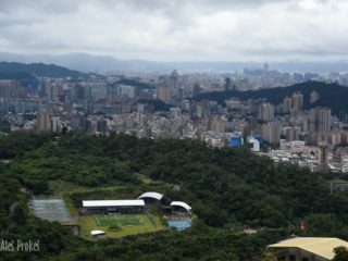 Pohled na Taipei od chrámu Zhinan