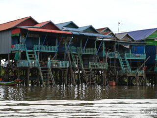 Vesnice na kůlech Kampong Khleang, jezero Tonlé Sap